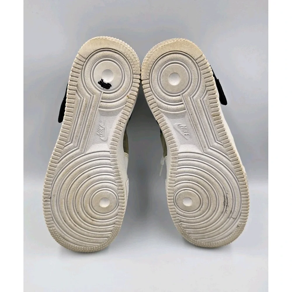 RARE Nike‎ Air Force 1 Type Volt Size 5Y AT7859-101